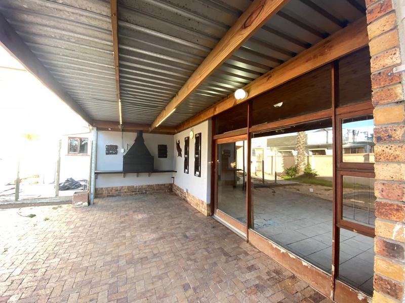 To Let 4 Bedroom Property for Rent in Lochnerhof Western Cape